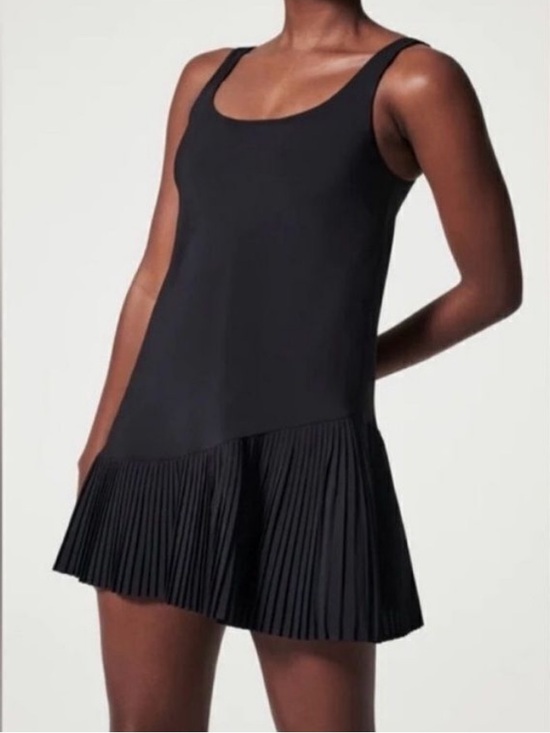 SPANX Dresses & Skirts - SPANX Yes Pleats Black Sleeveless Pleated-Hem Athletic Dress